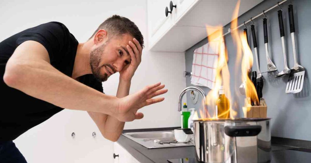 Kitchen Burn First Aid: The 5-Minute Rule That Works thumbnail