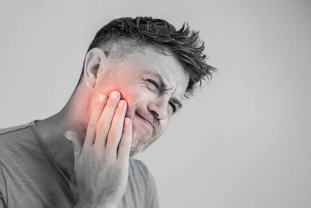 Home Remedies for a Sore Jaw After Impact thumbnail