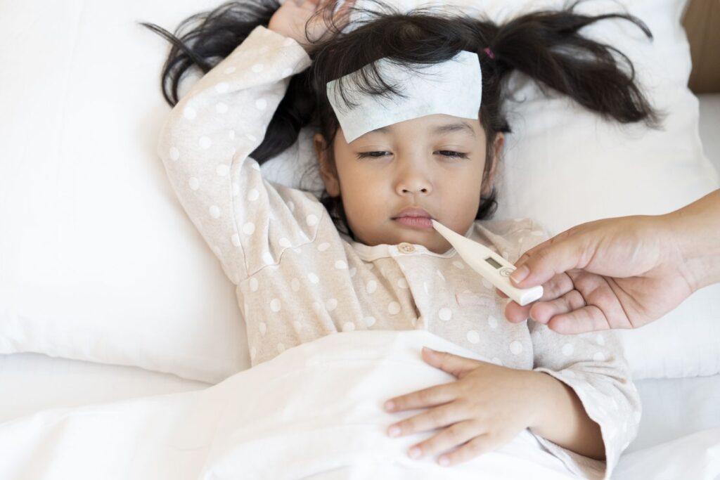 How to Manage a Minor Fever in Children thumbnail