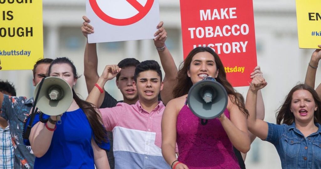 Preventing Youth Smoking in Your Family thumbnail