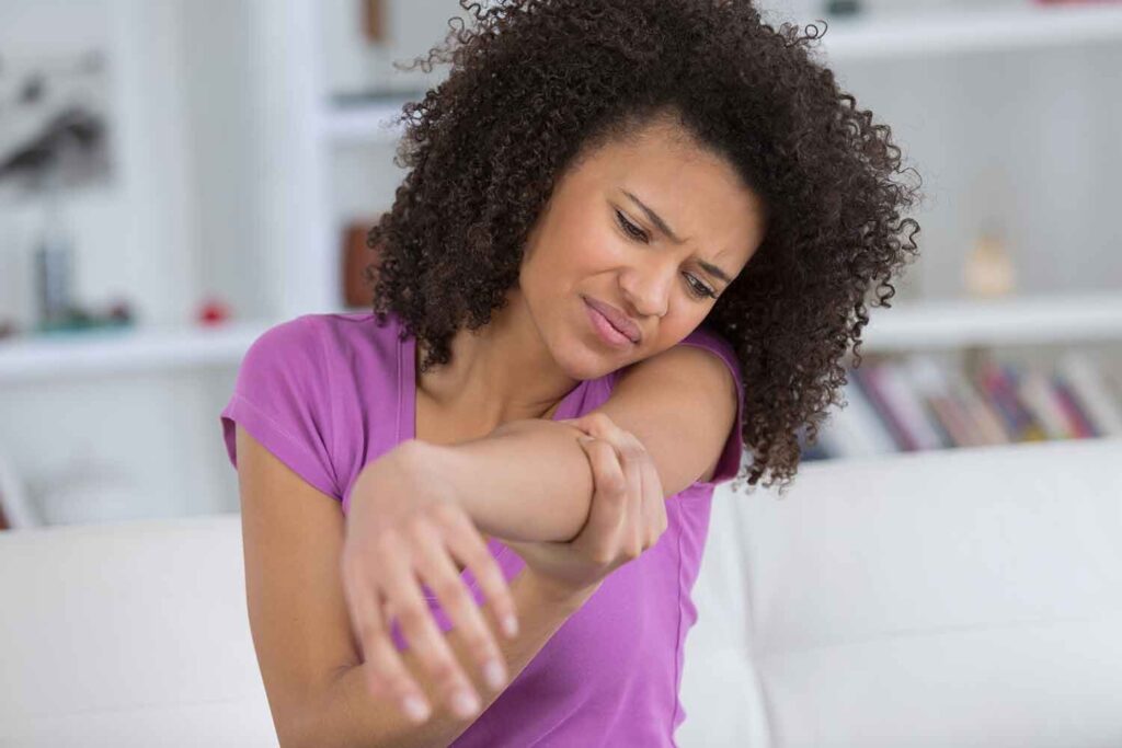 What to Do Immediately After a Minor Burn (First-Degree) thumbnail