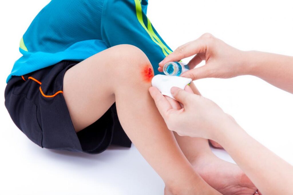 The Best Way to Stop Bleeding Fast with What You Have at Home thumbnail
