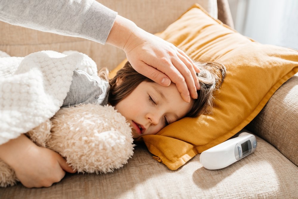 How to Manage a Minor Fever in Children thumbnail
